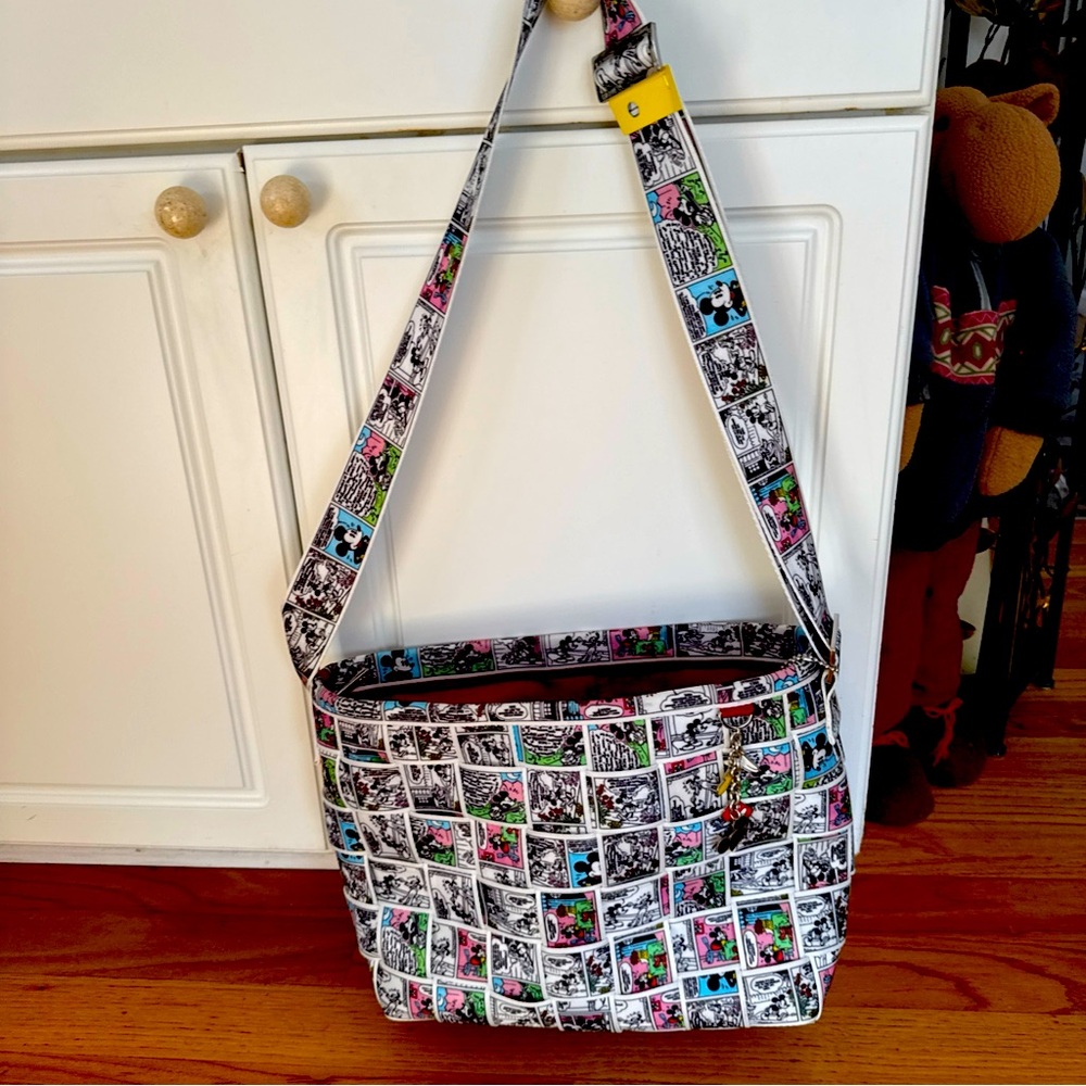 Harvey's Seat Belt Crossbody Bag Mickey Mouse Comic Strip Disney.
